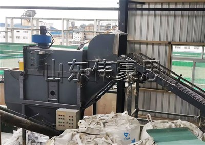 片碱自动破袋机的工作原理是怎样的？