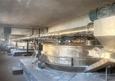 碳酸钙粉管链式输送机的物料输送流程