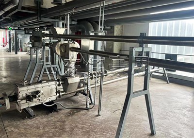 氧化钙管链式输送机是如何进行密闭输送的？